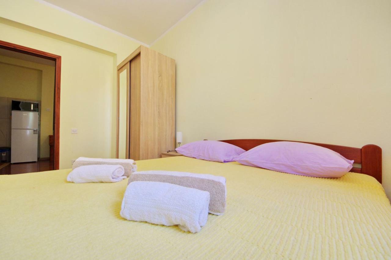Apartments Eduard Врси Екстер'єр фото