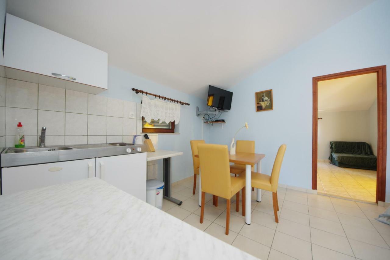Apartments Eduard Врси Екстер'єр фото